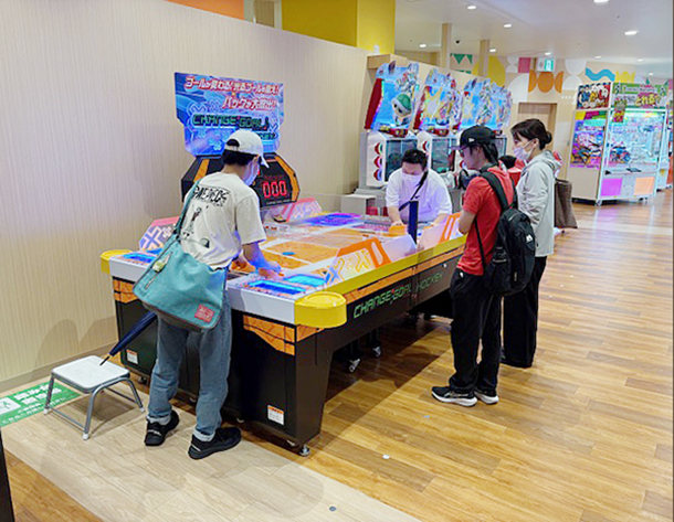 エアホッケーで対戦