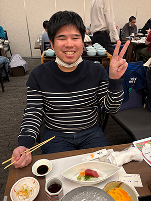 美味しい料理に舌鼓